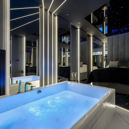 Luksusowe, Klimatyzowane W Centrum Katowic Z Pieknym Widokiem Na Miasto, Wanna Z Hydromasazem, Biurkiem I Parkingiem By Renters Prestige * Katovice