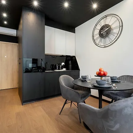 Apartmán Luksusowe, Klimatyzowane W Centrum Katowic Z Pieknym Widokiem Na Miasto, Wanna Z Hydromasazem, Biurkiem I Parkingiem By Renters Prestige *