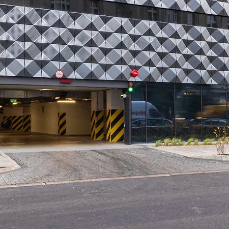 アパート Luksusowe, Klimatyzowane W Centrum Katowic Z Pieknym Widokiem Na Miasto, Wanna Z Hydromasazem, Biurkiem I Parkingiem By Renters Prestige