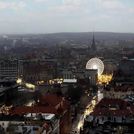 アパート Luksusowe, Klimatyzowane W Centrum Katowic Z Pieknym Widokiem Na Miasto, Wanna Z Hydromasazem, Biurkiem I Parkingiem By Renters Prestige *