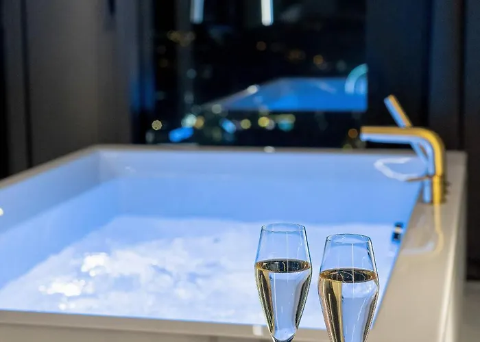 Apartment Luksusowe, Klimatyzowane W Centrum Katowic Z Pieknym Widokiem Na Miasto, Wanna Z Hydromasazem, Biurkiem I Parkingiem By Renters Prestige Katowice