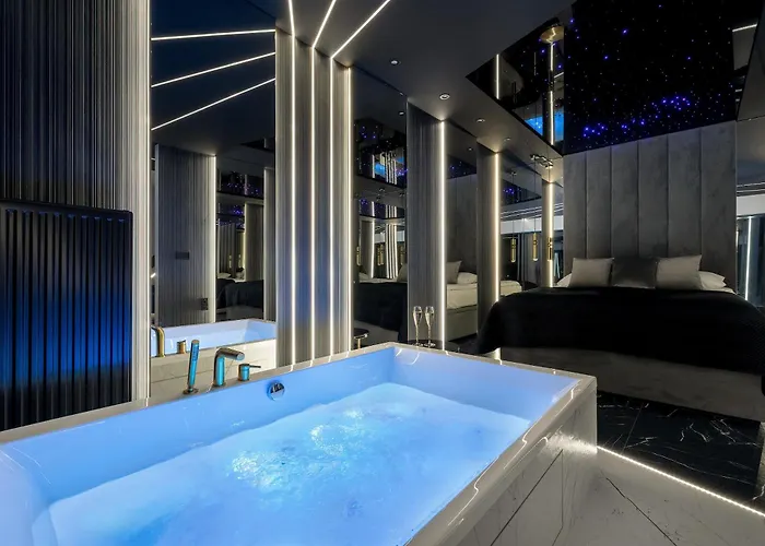 Luksusowe, Klimatyzowane W Centrum Katowic Z Pięknym Widokiem Na Miasto, Wanną Z Hydromasażem, Biurkiem I Parkingiem By Renters Prestige * Katowice