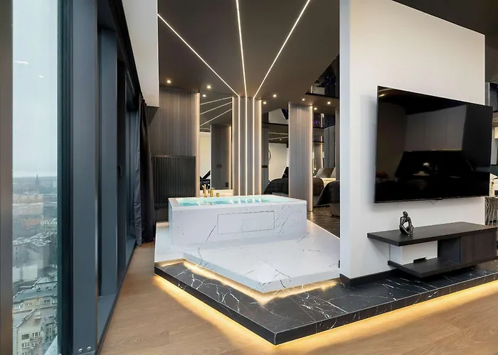 Apartament Luksusowe, Klimatyzowane W Centrum Katowic Z Pięknym Widokiem Na Miasto, Wanną Z Hydromasażem, Biurkiem I Parkingiem By Renters Prestige