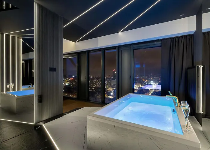 Luksusowe, Klimatyzowane W Centrum Katowic Z Pieknym Widokiem Na Miasto, Wanna Z Hydromasazem, Biurkiem I Parkingiem By Renters Prestige Katowice
